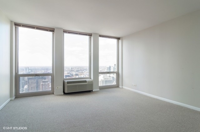 Building Photo - 111 E Chestnut St