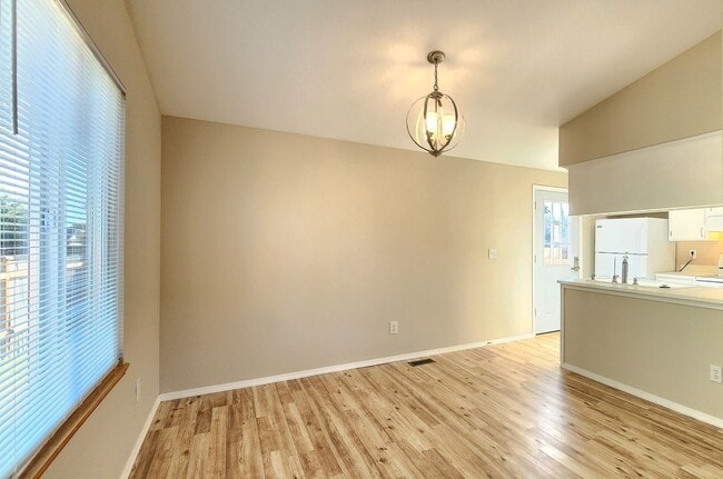 Building Photo - Marysville 3 Bedroom Home