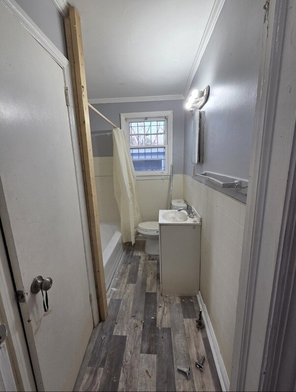 Building Photo - 2671 Roy St