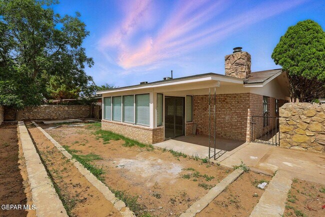 Building Photo - 11273 Ivanhoe Dr