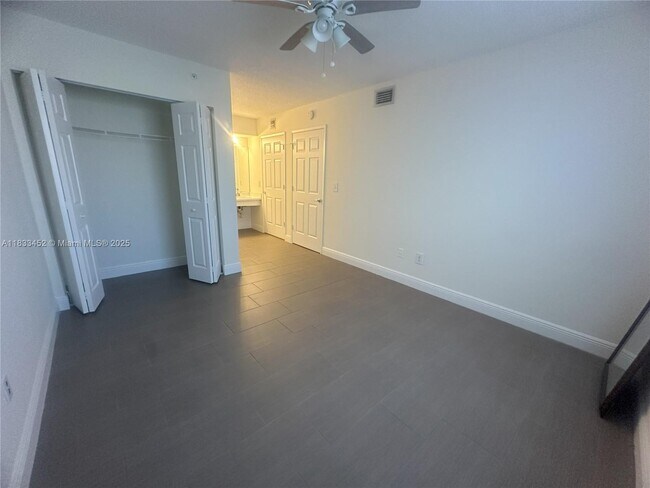 Building Photo - 2640 S University Dr