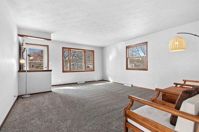 Building Photo - 1730 S Madison St