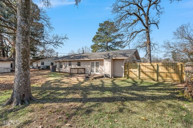 Building Photo - 1013 Peyton Ave