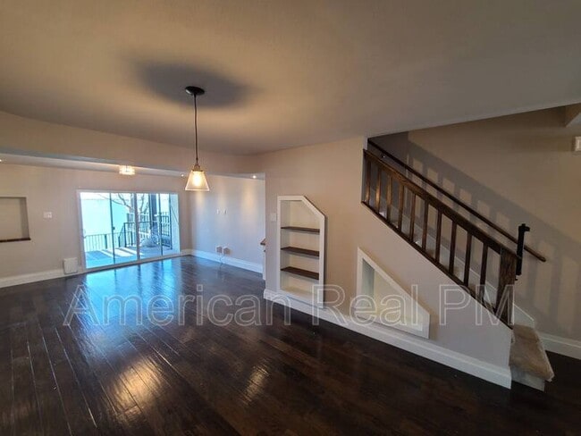 Building Photo - 3818 Mediterranean St