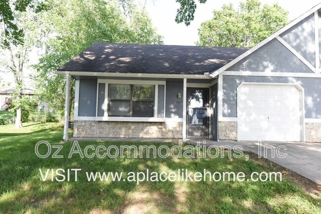 Building Photo - 117 SE Greystone Dr