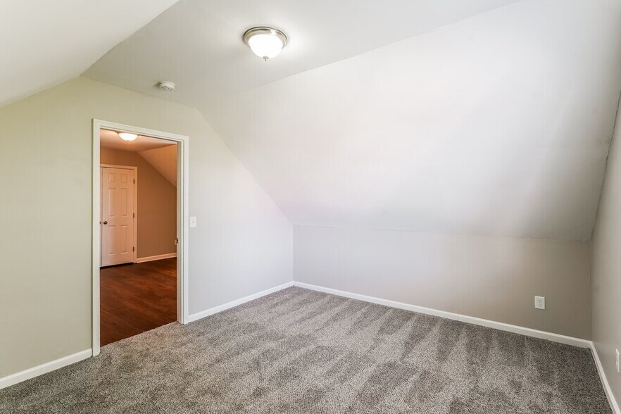 Building Photo - 143 Howard Woody Dr