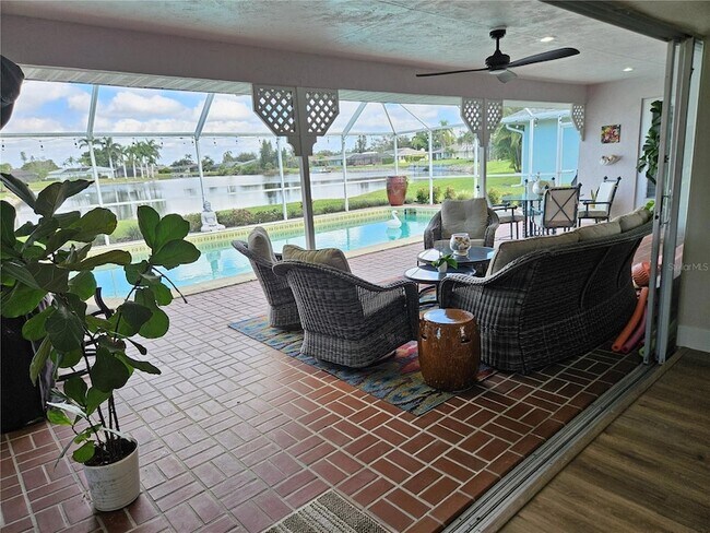 Building Photo - 917 S Gondola Dr