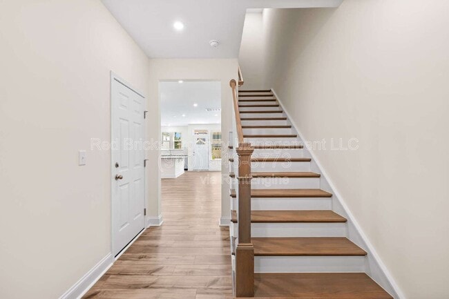 Building Photo - 1528 Cedar Tree Dr