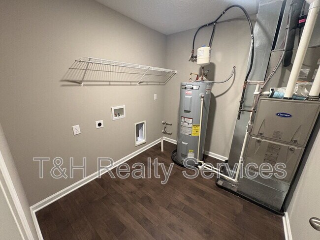 Building Photo - 5657 Brownstone Dr