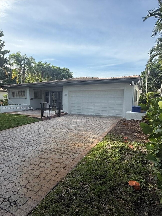 Building Photo - 1532 Trillo Ave