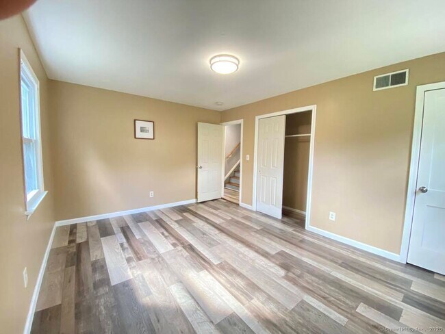 Building Photo - 28 Grove Pl