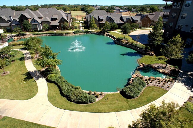 Building Photo - 301 Watermere Dr