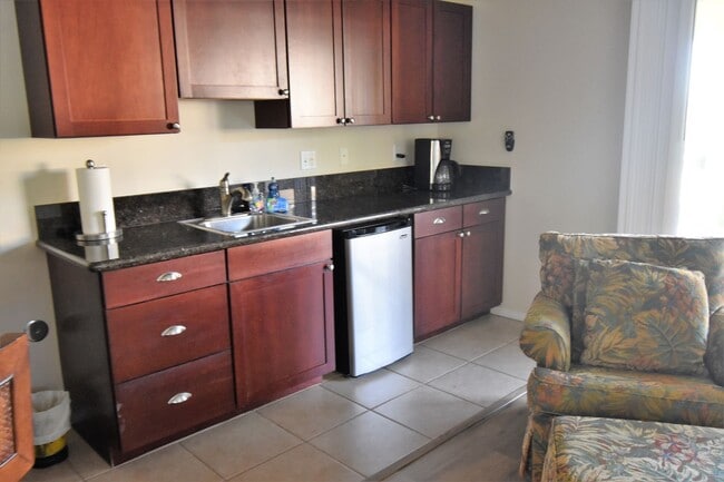 Building Photo - Palisades 4 Bedroom 3 Bath Home