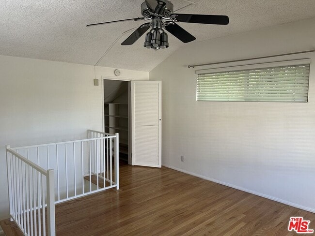 Building Photo - 5355 Rhea Ave