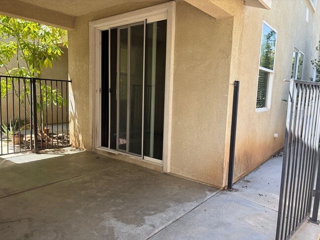 Building Photo - 885 Alsace Dr