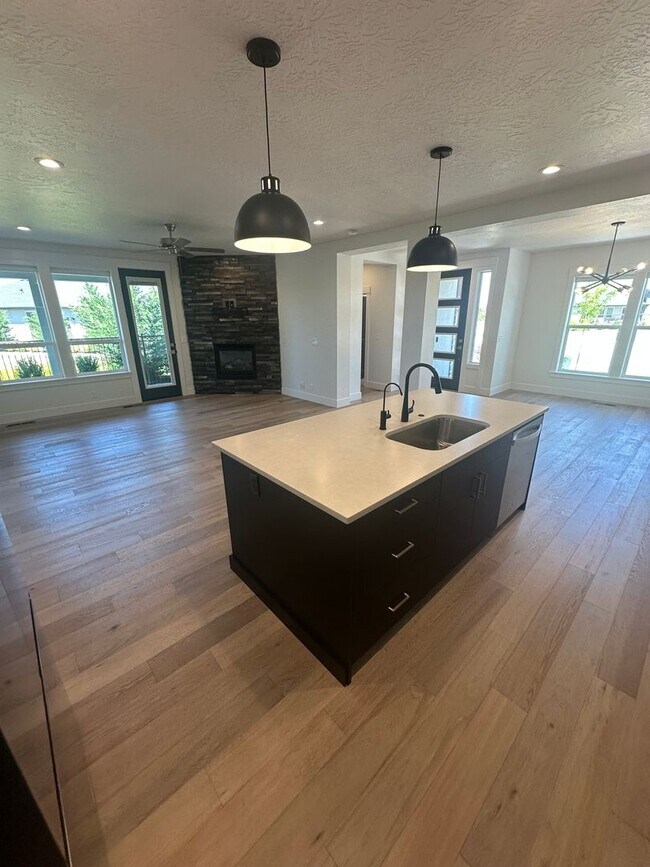 Building Photo - Riverstone: 3 Bedroom 3 Bath, Patio Home, ...