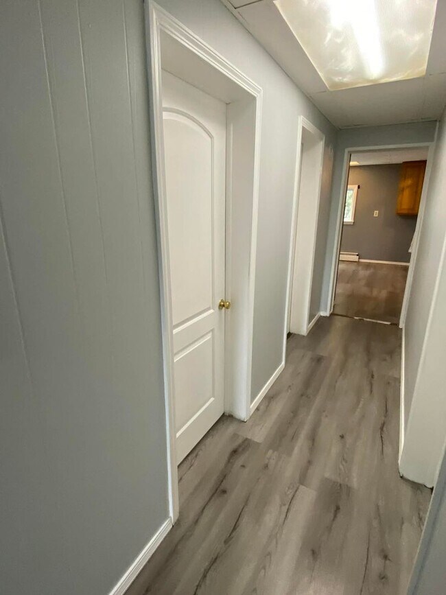 Building Photo - 427 3rd Ave