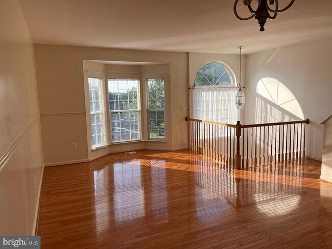 Building Photo - 13345 Misty Dawn Dr