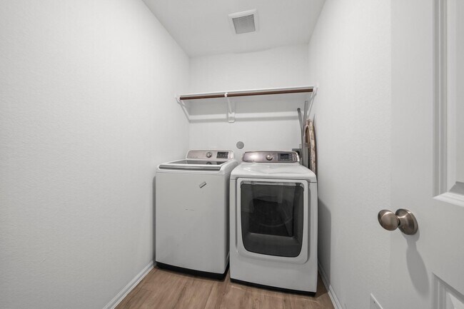 Building Photo - 18107 Rockvine Dr