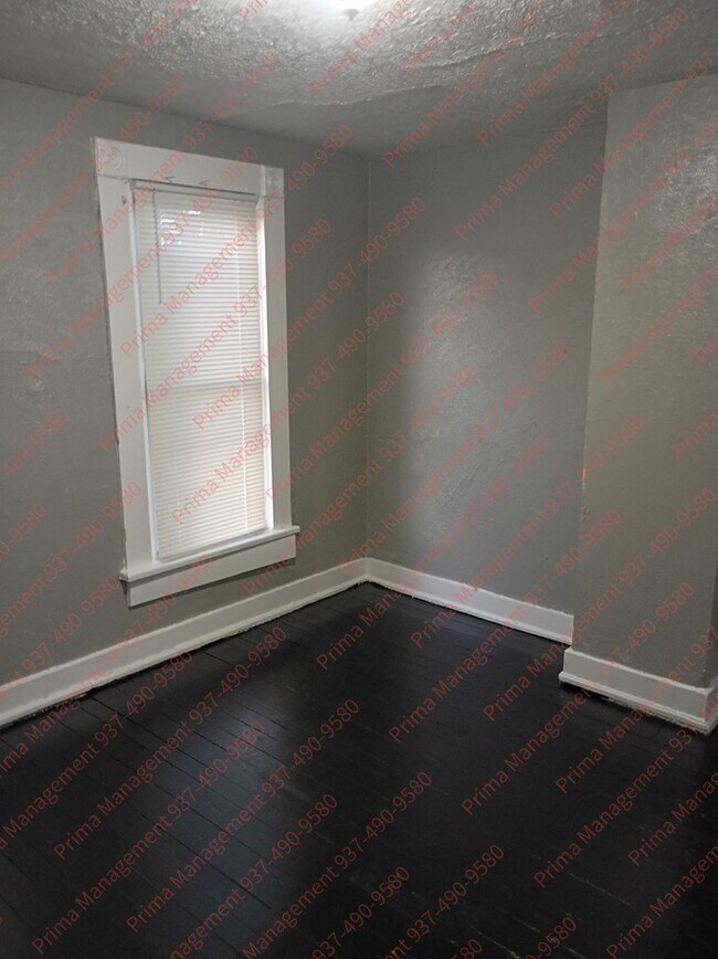 Building Photo - Cozy 3 Bed, 1.5 Bath, Convenient to I-70 a...