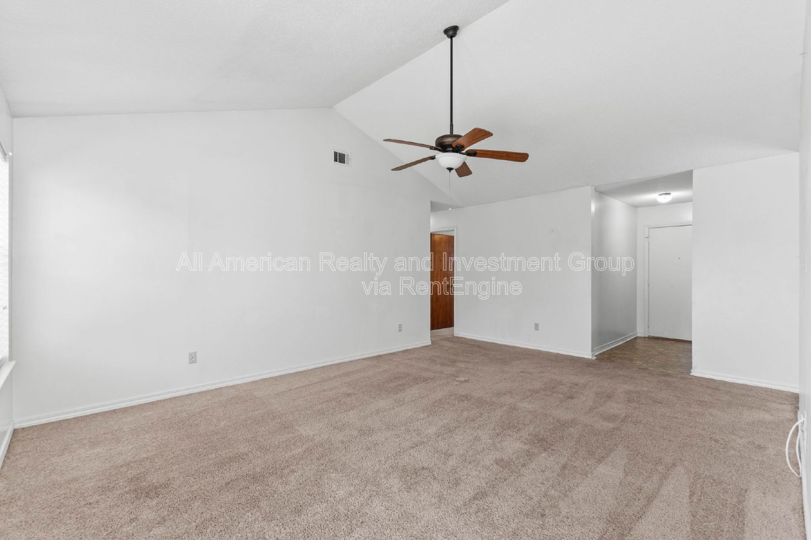 Building Photo - 1925 Estival St