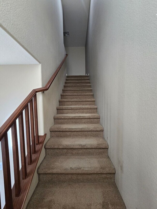 Building Photo - An Amazing 3 Bedroom Home in South East Las Vegas.