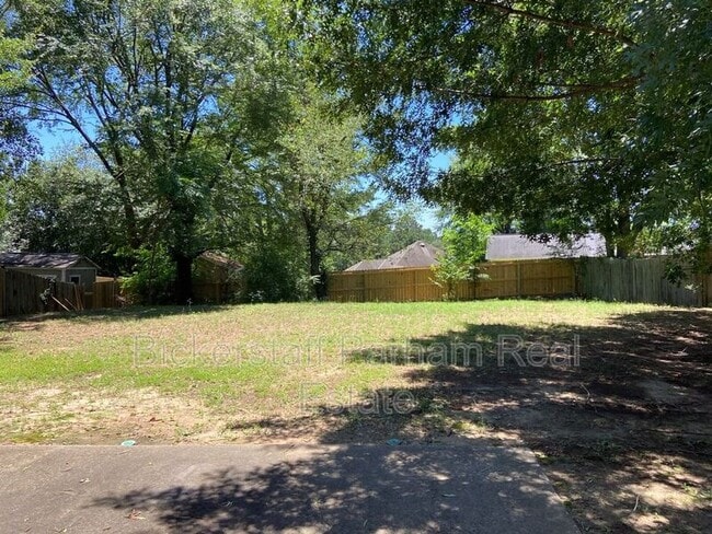 Building Photo - 7405 Cedar Creek Loop