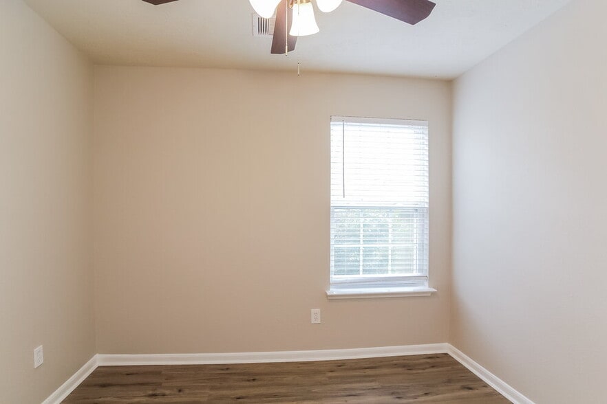 Building Photo - 8138 Sanders Glen Ln