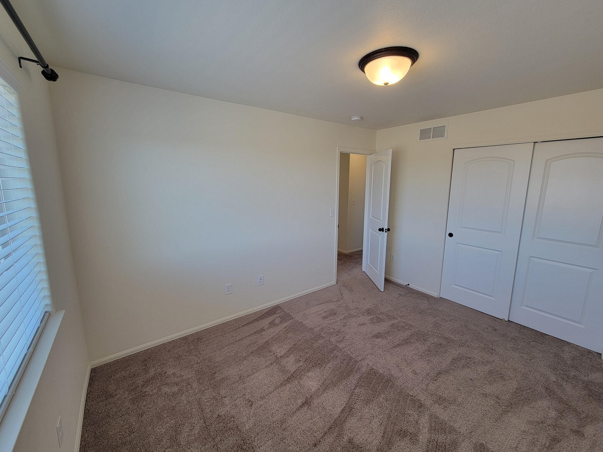 Building Photo - 2067 Moon Rise Dr