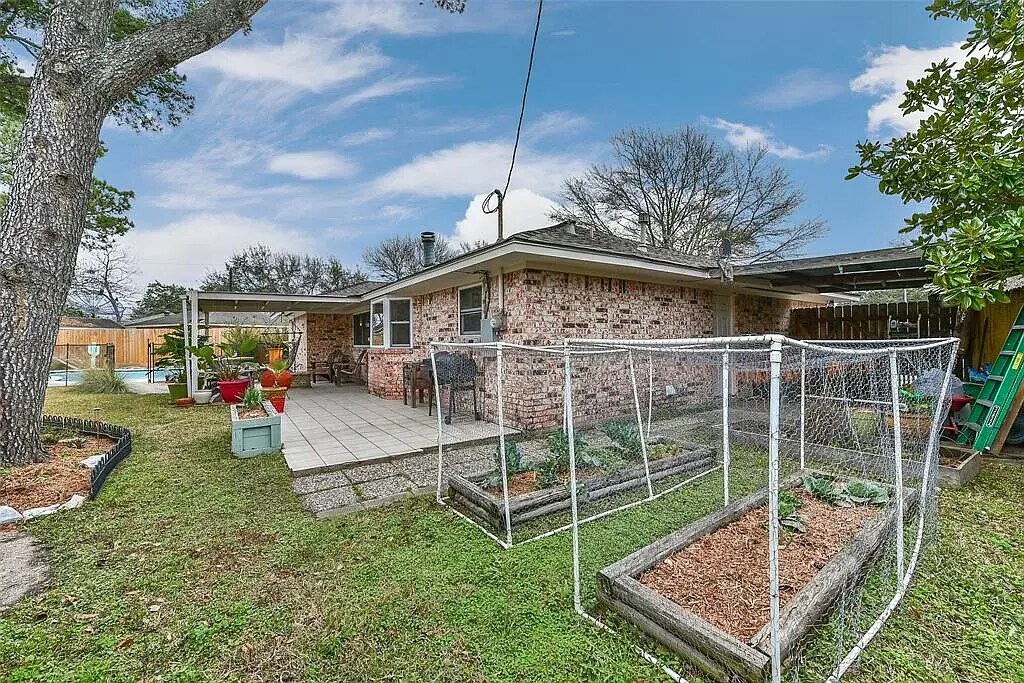 Building Photo - 6022 Weeping Willow Rd