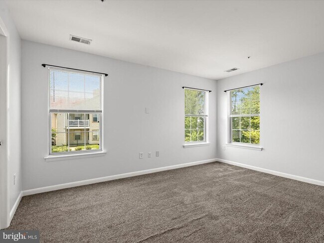 Building Photo - 8823 Rusland Ct
