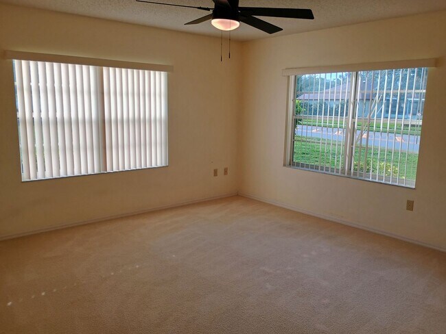 Building Photo - 2 bedroom 2 bathroom Large House for rent ...