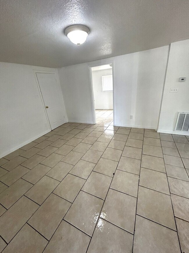 Building Photo - Charming 3-Bedroom Rental in Tavares!
