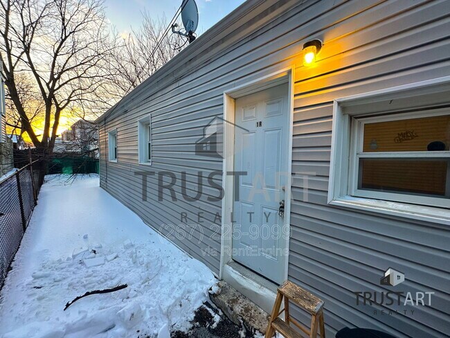 Building Photo - 4722 Longshore Ave