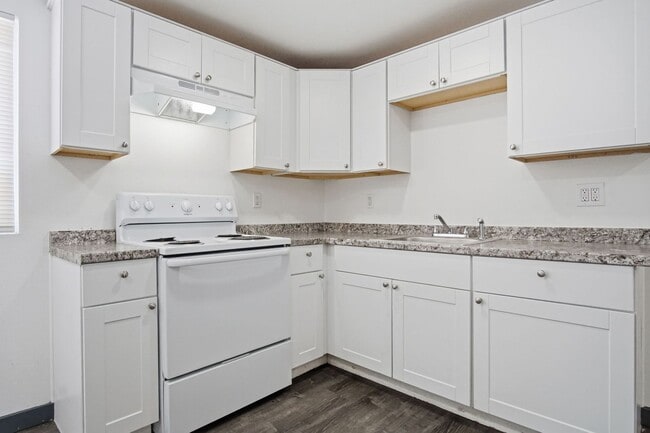 Building Photo - Convenient Location 1 bed 1 bath apartment - HVAC