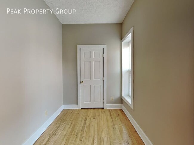 Building Photo - 1394 Indianola Ave