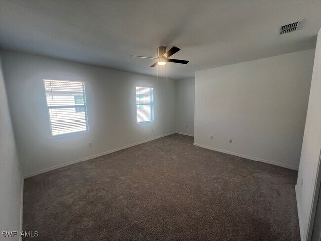 Building Photo - 2827 Blossom Wy