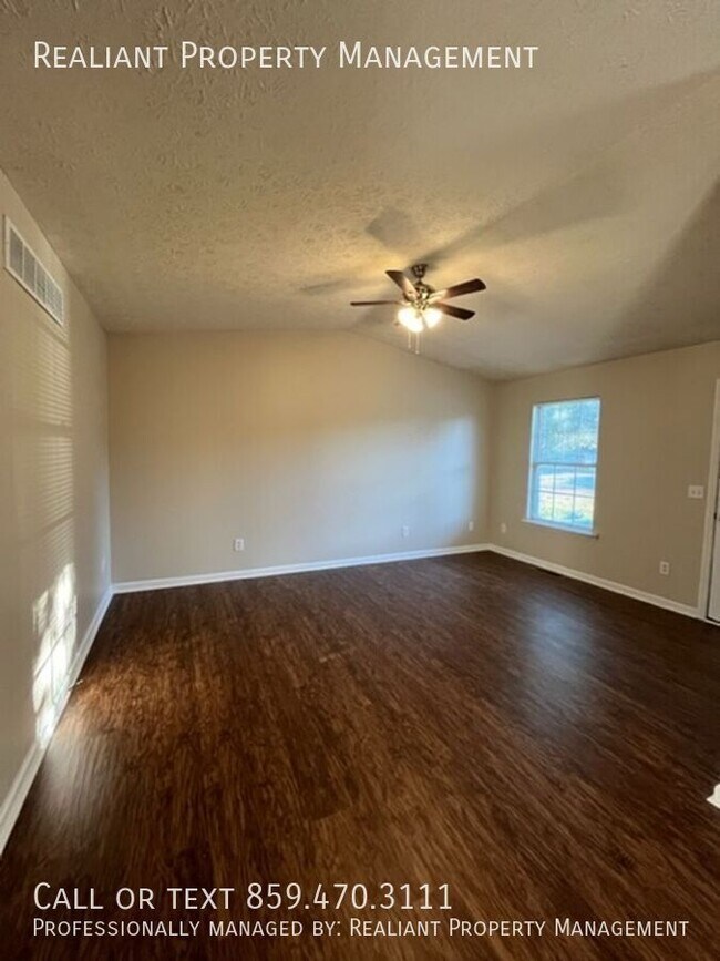 Building Photo - 301 Parker Pl