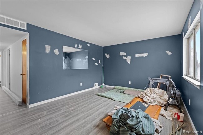 Building Photo - 5952 Banner St