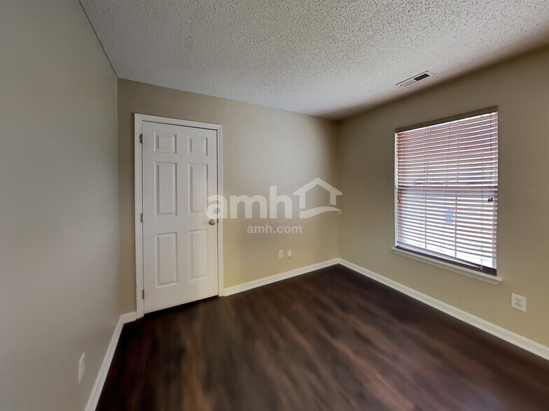 Building Photo - 1701 Colin Creek Ln