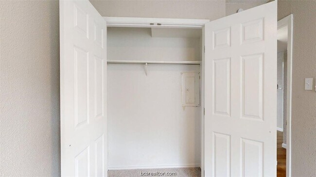 Building Photo - 806 Oran Cir