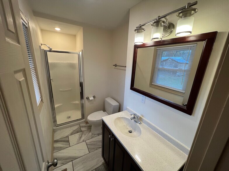 Building Photo - 4020 Bradshaw Rd