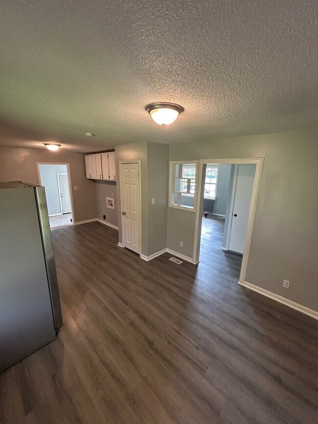 Building Photo - 5222 Longbranch Dr