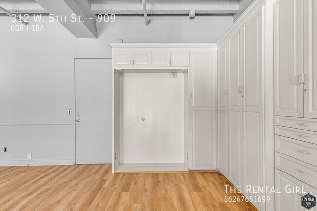 Building Photo - 312 W 5th St