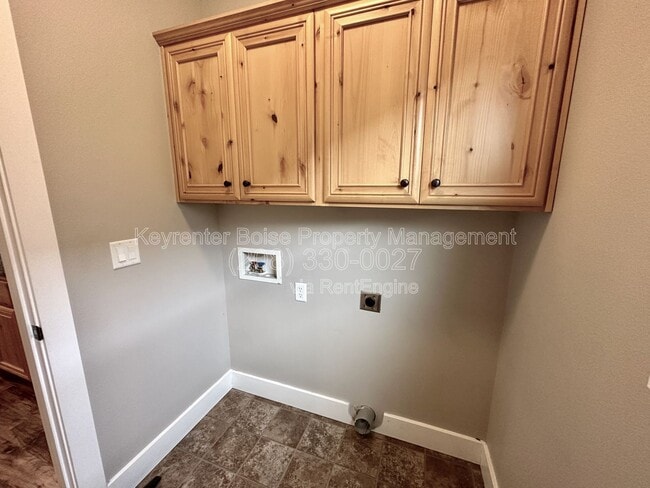 Building Photo - 2225 S Dorothy Ave