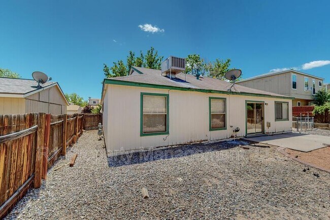Building Photo - 1729 Chamisa Rd NE