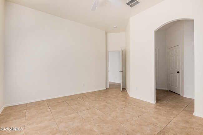 Building Photo - 515 E St Kateri Ln