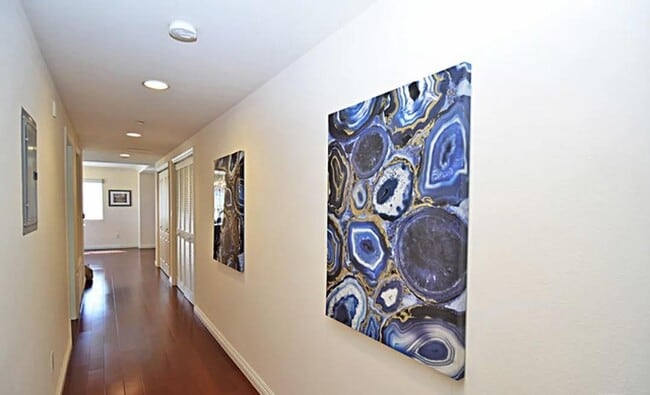 Building Photo - 700 S Ardmore Ave