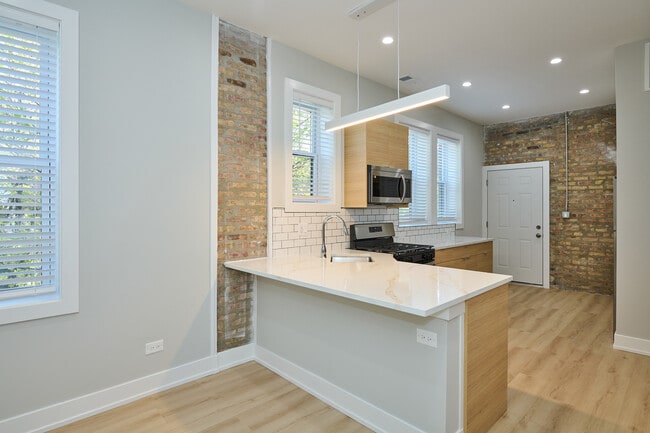 Building Photo - 2876 W 21st Pl