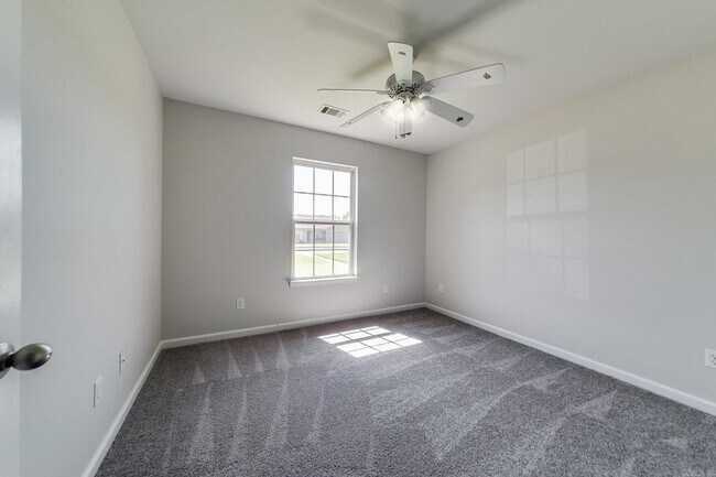 Building Photo - 2308 Red Baron Dr